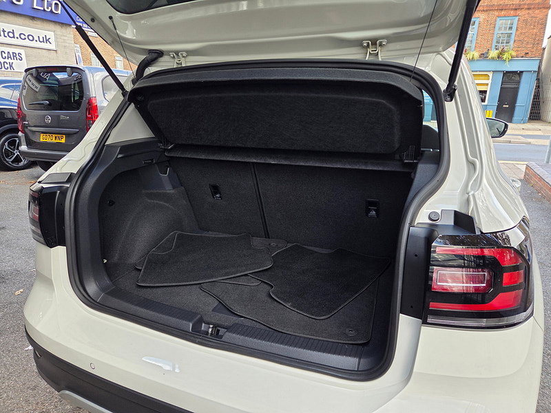 Volkswagen T-Cross SE TSI DSG