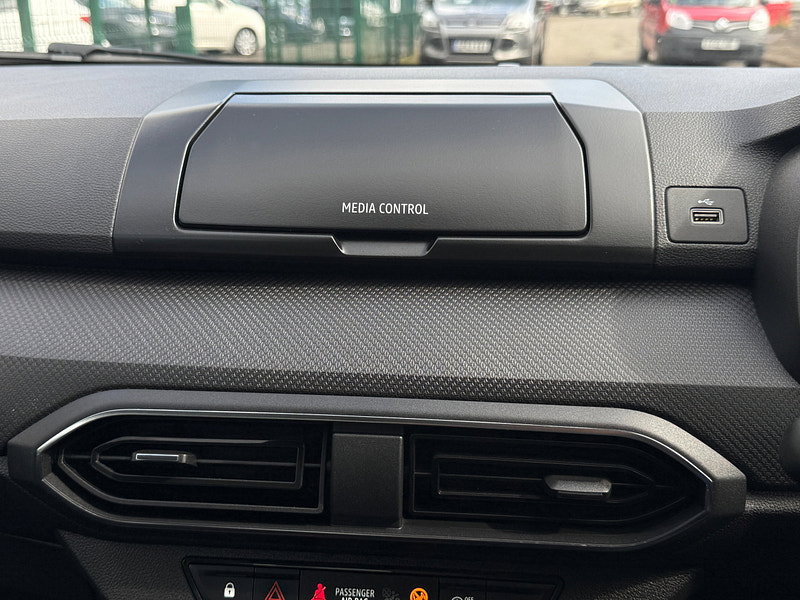 Dacia Jogger 1.0 TCe Essential MPV 5dr Petrol Manual Euro 6 (s/s) (110 ps)