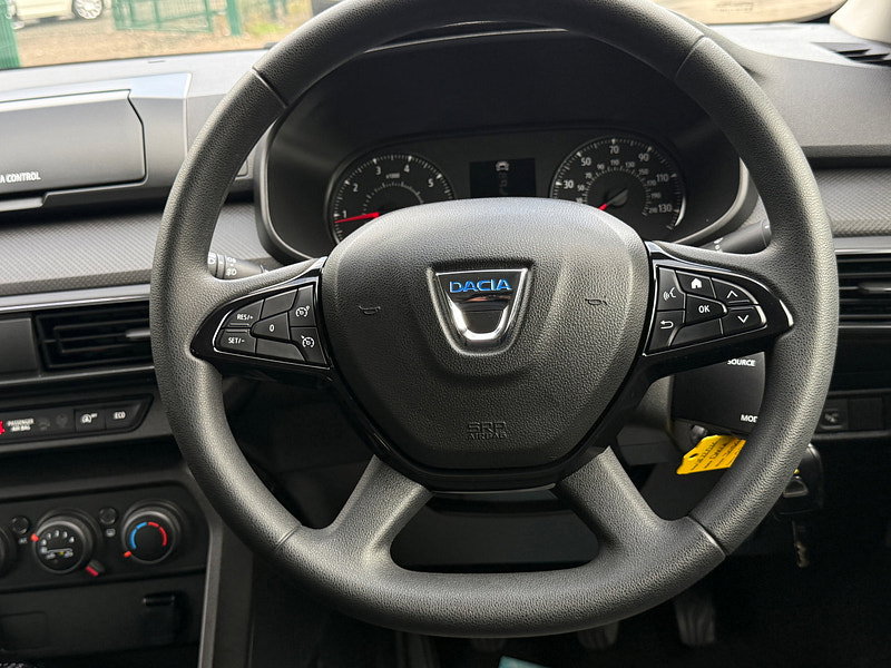 Dacia Jogger 1.0 TCe Essential MPV 5dr Petrol Manual Euro 6 (s/s) (110 ps)