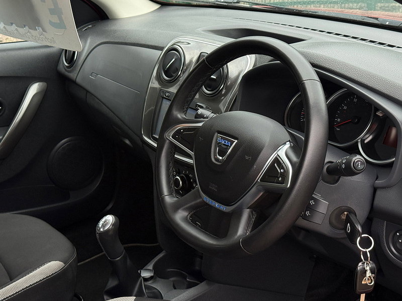 Dacia Sandero Stepway 0.9 TCe Laureate Hatchback 5dr Petrol Manual Euro 6 (s/s) (90 ps)