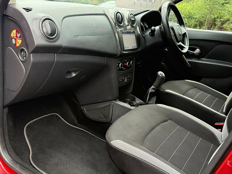 Dacia Sandero Stepway 0.9 TCe Laureate Hatchback 5dr Petrol Manual Euro 6 (s/s) (90 ps)