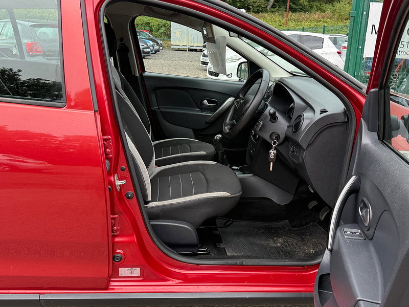 Dacia Sandero Stepway 0.9 TCe Laureate Hatchback 5dr Petrol Manual Euro 6 (s/s) (90 ps)