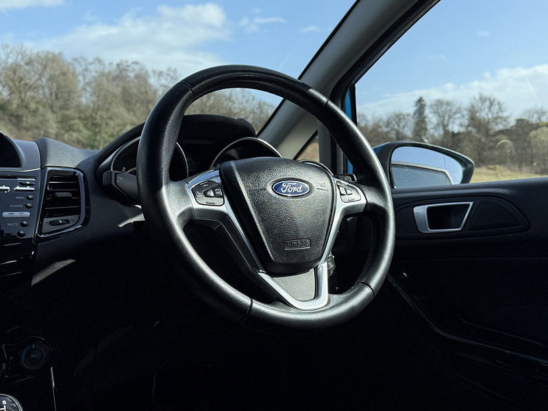 Ford Fiesta 1.5 TDCi Titanium Hatchback 5dr Diesel Manual Euro 5 (75 ps)