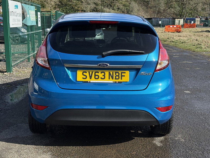 Ford Fiesta 1.5 TDCi Titanium Hatchback 5dr Diesel Manual Euro 5 (75 ps)