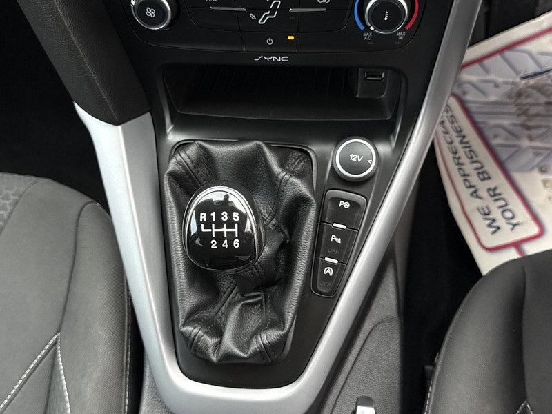 Ford Focus 1.0T EcoBoost Zetec Hatchback 5dr Petrol Manual Euro 6 (s/s) (125 ps)