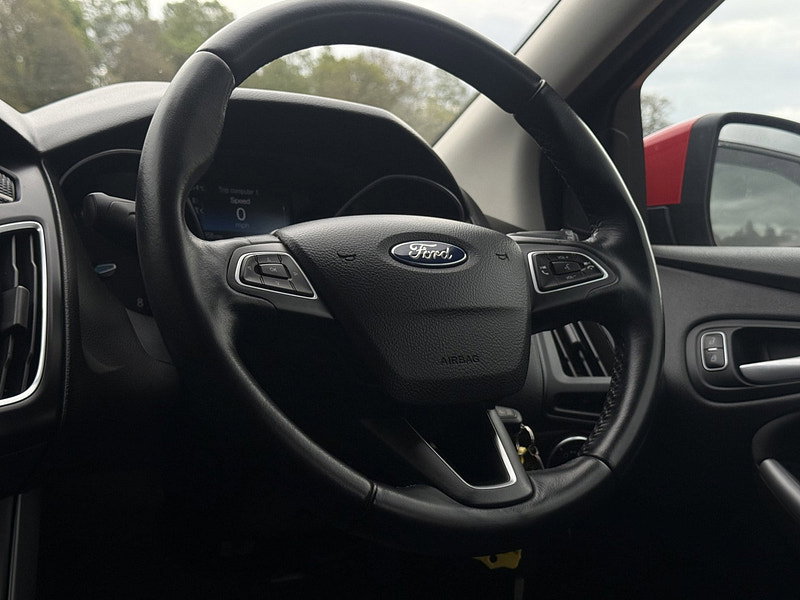Ford Focus 1.0T EcoBoost Zetec Hatchback 5dr Petrol Manual Euro 6 (s/s) (125 ps)