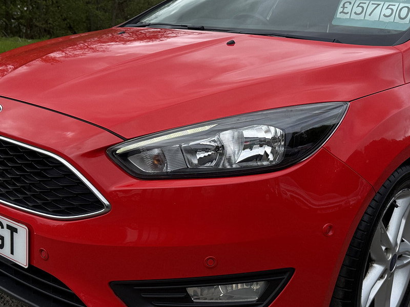 Ford Focus 1.0T EcoBoost Zetec Hatchback 5dr Petrol Manual Euro 6 (s/s) (125 ps)