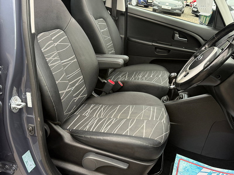 Kia Venga 1.6 4 MPV 5dr Petrol Manual Euro 6 (s/s) (123 bhp)