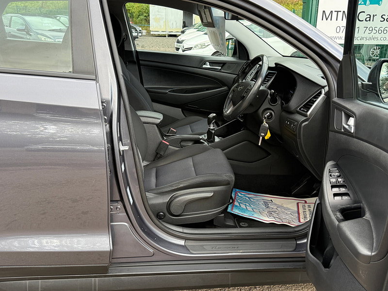 Hyundai Tucson 2.0 CRDi Blue Drive SE Nav SUV 5dr Diesel Manual Euro 6 (s/s) (136 ps)