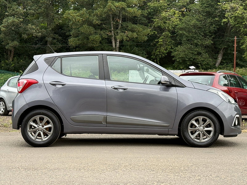 Hyundai I10 1.2 Premium Hatchback 5dr Petrol Manual Euro 5 (87 ps)