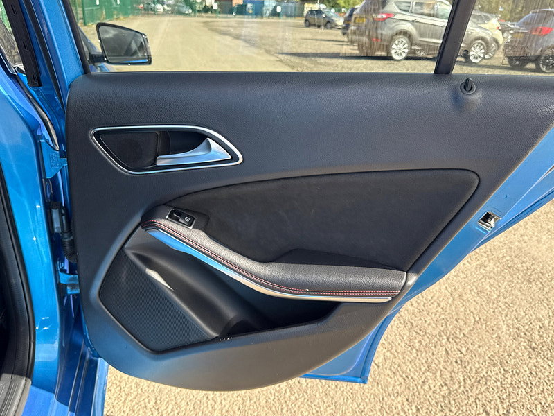 Mercedes-Benz A Class 2.1 A200d AMG Line Hatchback 5dr Diesel Manual Euro 6 (s/s) (136 ps)