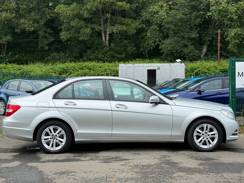 Mercedes-Benz C Class 2.1 C220 CDI BlueEfficiency Executive SE Saloon 4dr Diesel G-Tronic+ Euro 5 (s/s) (170 ps)