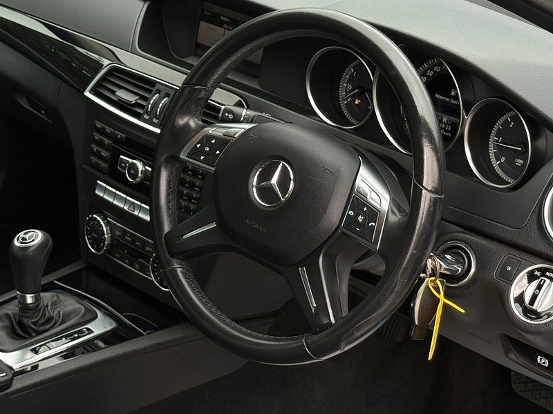 Mercedes-Benz C Class 2.1 C220 CDI BlueEfficiency Executive SE Saloon 4dr Diesel G-Tronic+ Euro 5 (s/s) (170 ps)