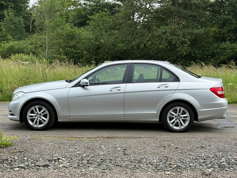 Mercedes-Benz C Class 2.1 C220 CDI BlueEfficiency Executive SE Saloon 4dr Diesel G-Tronic+ Euro 5 (s/s) (170 ps)