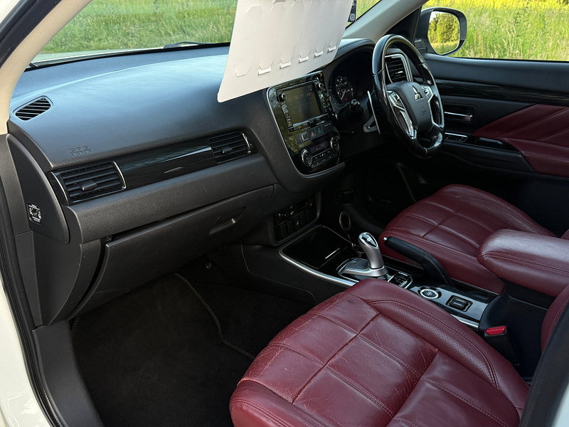 Mitsubishi Outlander 2.0h 12kWh GX5hs SUV 5dr Petrol Plug-in Hybrid CVT 4WD Euro 6 (s/s) (200 ps)