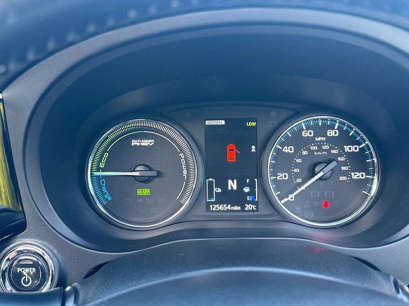 Mitsubishi Outlander 2.0h 12kWh GX5hs SUV 5dr Petrol Plug-in Hybrid CVT 4WD Euro 6 (s/s) (200 ps)