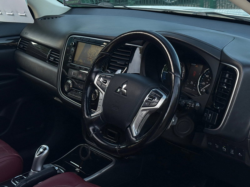 Mitsubishi Outlander 2.0h 12kWh GX5hs SUV 5dr Petrol Plug-in Hybrid CVT 4WD Euro 6 (s/s) (200 ps)
