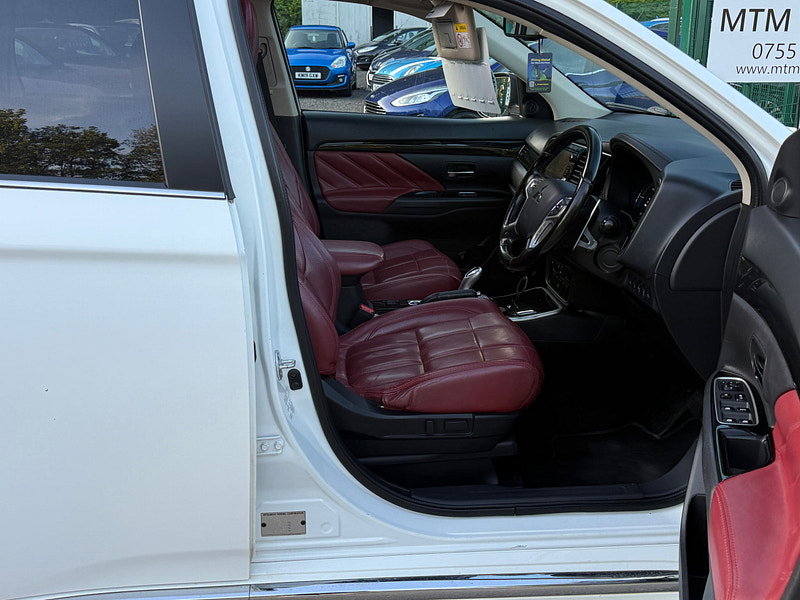 Mitsubishi Outlander 2.0h 12kWh GX5hs SUV 5dr Petrol Plug-in Hybrid CVT 4WD Euro 6 (s/s) (200 ps)