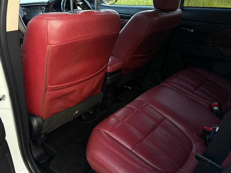 Mitsubishi Outlander 2.0h 12kWh GX5hs SUV 5dr Petrol Plug-in Hybrid CVT 4WD Euro 6 (s/s) (200 ps)