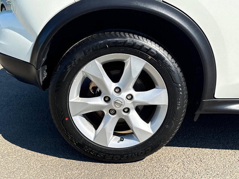 Nissan Juke 1.6 Acenta SUV 5dr Petrol Manual Euro 5 (s/s) (117 ps)