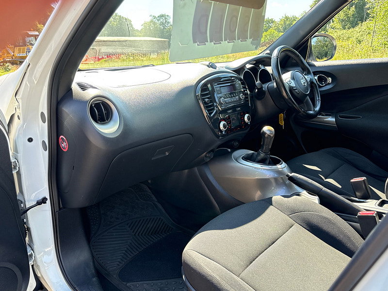 Nissan Juke 1.6 Acenta SUV 5dr Petrol Manual Euro 5 (s/s) (117 ps)