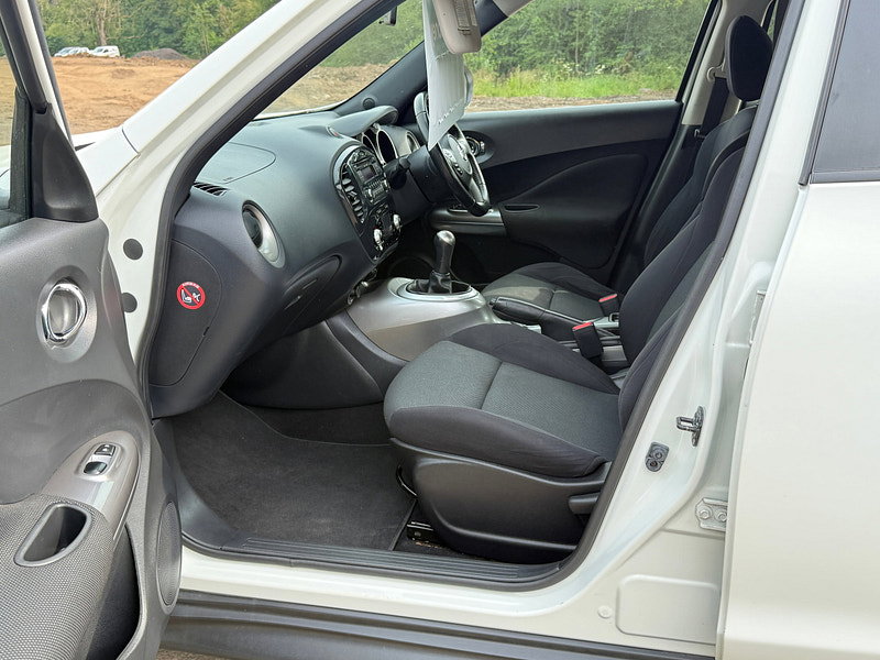 Nissan Juke 1.6 Acenta SUV 5dr Petrol Manual Euro 5 (s/s) (117 ps)