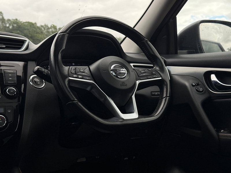 Nissan Qashqai 1.3 DIG-T N-Motion SUV 5dr Petrol Manual Euro 6 (s/s) (140 ps)