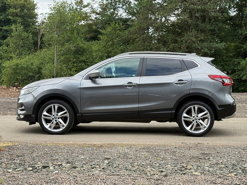 Nissan Qashqai 1.3 DIG-T N-Motion SUV 5dr Petrol Manual Euro 6 (s/s) (140 ps)