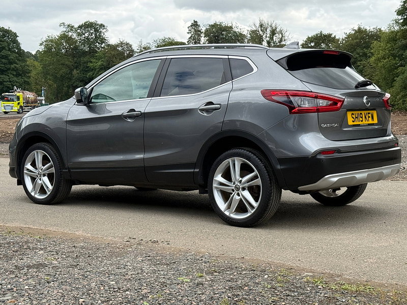 Nissan Qashqai 1.3 DIG-T N-Motion SUV 5dr Petrol Manual Euro 6 (s/s) (140 ps)