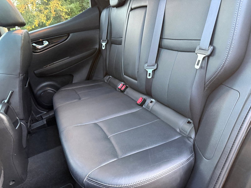 Nissan Qashqai 1.6 dCi Tekna SUV 5dr Diesel Manual 2WD Euro 5 (s/s) (130 ps)