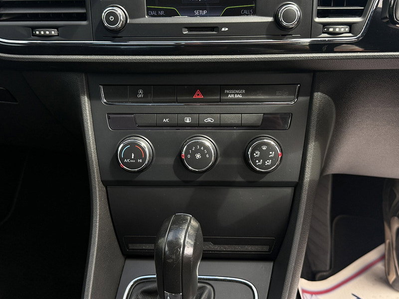 Seat Leon 2.0 TDI CR SE Hatchback 5dr Diesel DSG Euro 5 (s/s) (150 ps)