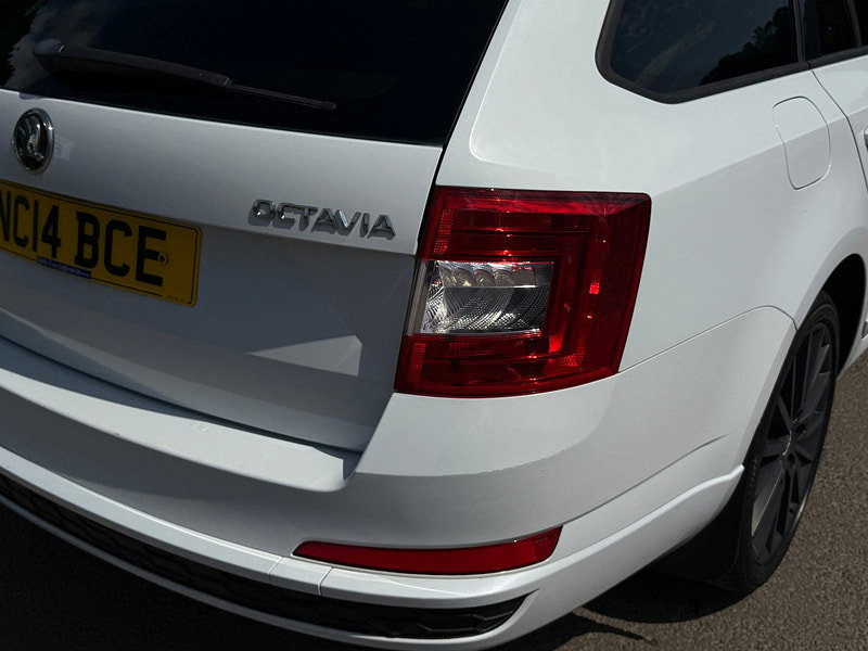 Skoda Octavia 2.0 TDI Black Edition Estate 5dr Diesel Manual Euro 5 (s/s) (150 ps)