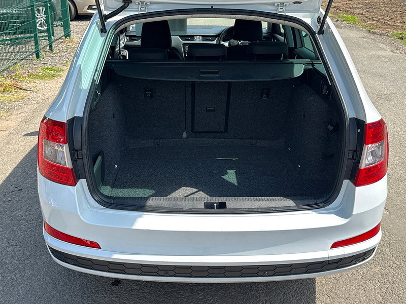 Skoda Octavia 2.0 TDI Black Edition Estate 5dr Diesel Manual Euro 5 (s/s) (150 ps)