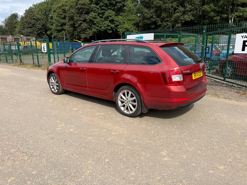 Skoda Octavia 2.0 TDI Elegance Estate 5dr Diesel Manual 4WD Euro 5 (s/s) (150 ps)