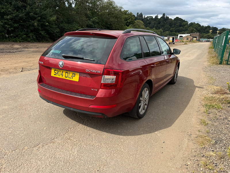 Skoda Octavia 2.0 TDI Elegance Estate 5dr Diesel Manual 4WD Euro 5 (s/s) (150 ps)