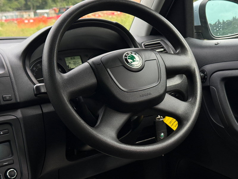 Skoda Roomster 1.6 TDI SE MPV 5dr Diesel Manual Euro 5 (90 ps)