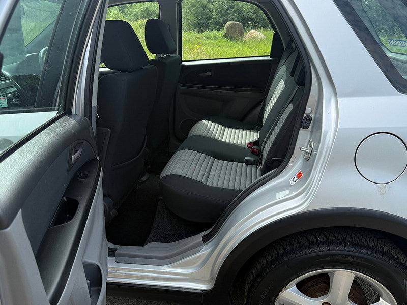 Suzuki SX4 1.6 16V GLX SUV 5dr Petrol Auto Euro 4 (106 ps)