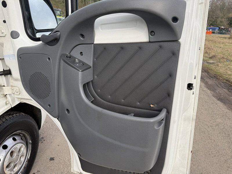 Peugeot Boxer HDI 330 LX MWB C/C