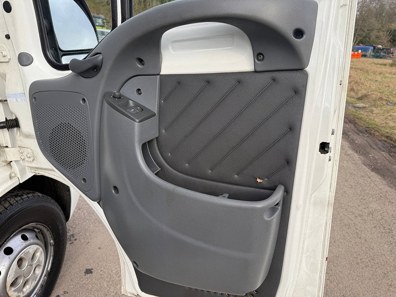 Peugeot Boxer HDI 330 LX MWB C/C