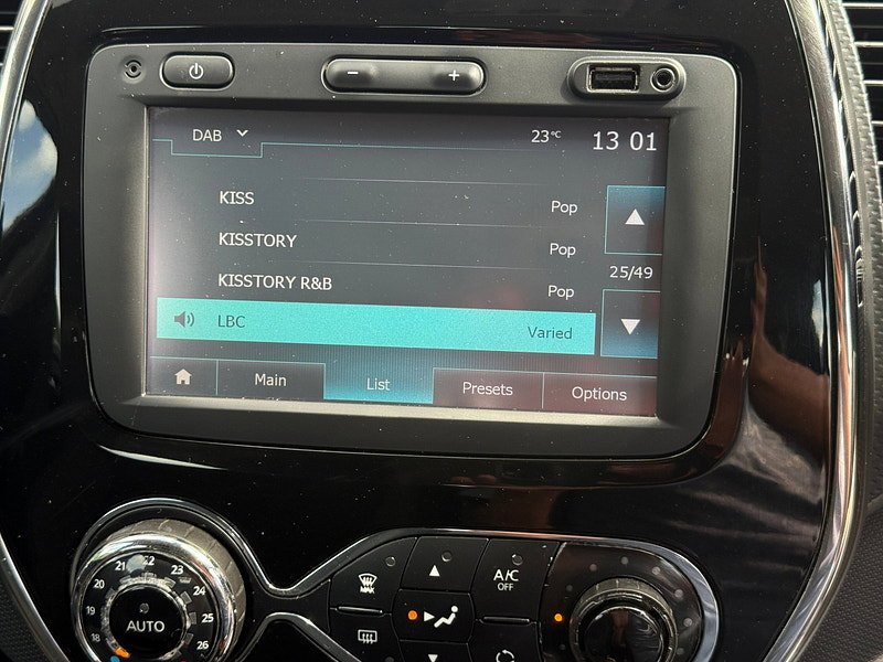 Renault Captur 0.9 TCe ENERGY Dynamique Nav SUV 5dr Petrol Manual Euro 6 (s/s) (90 ps)