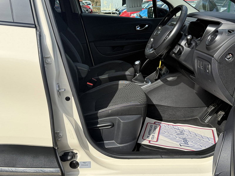 Renault Captur 0.9 TCe ENERGY Dynamique S Nav SUV 5dr Petrol Manual Euro 6 (s/s) (90 ps)