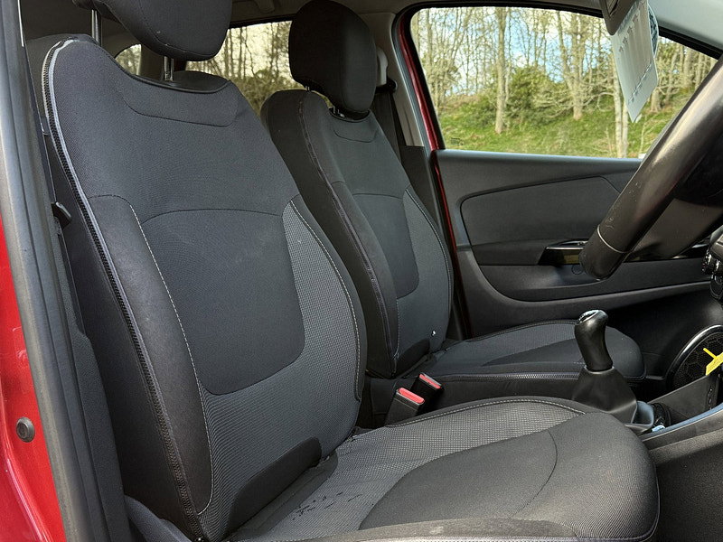 Renault Captur 1.5 dCi ENERGY Dynamique S Nav SUV 5dr Diesel Manual Euro 6 (s/s) (90 ps)