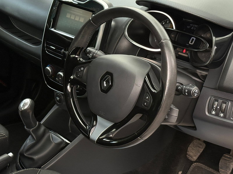 Renault Clio 0.9 TCe Dynamique Nav Hatchback 5dr Petrol Manual Euro 6 (s/s) (90 ps)
