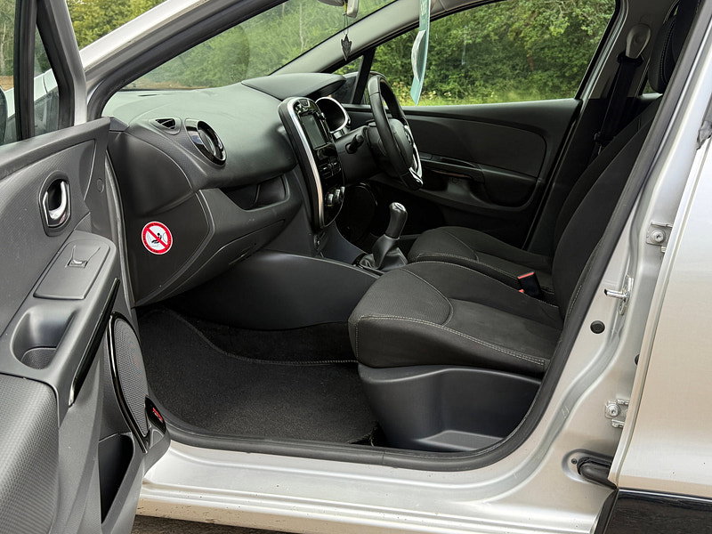 Renault Clio 0.9 TCe Dynamique Nav Hatchback 5dr Petrol Manual Euro 6 (s/s) (90 ps)