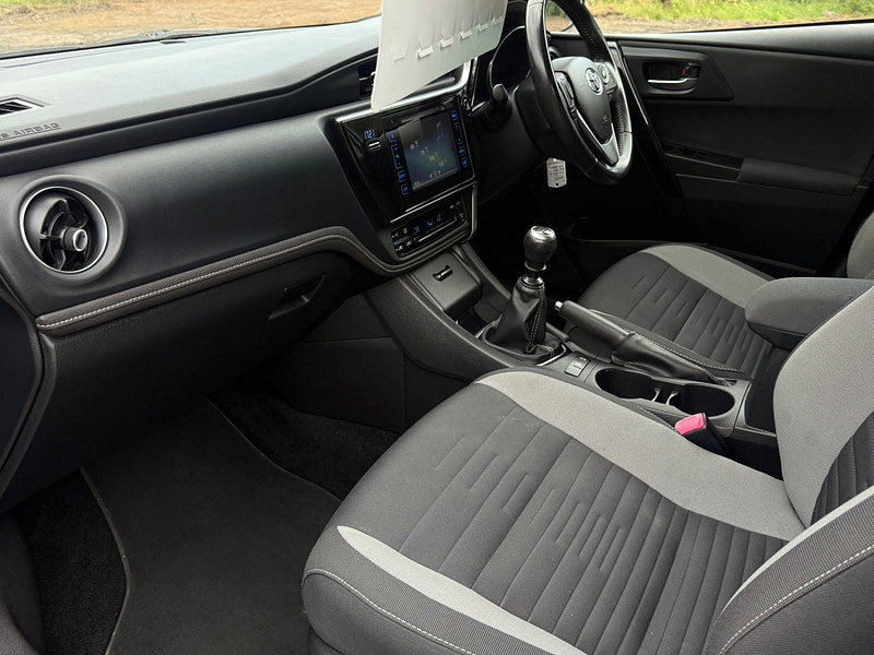Toyota Auris 1.6 D-4D Design Hatchback 5dr Diesel Manual Euro 6 (s/s) (112 ps)