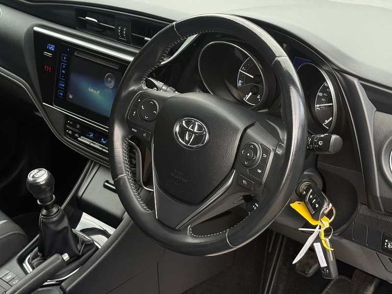 Toyota Auris 1.6 D-4D Design Hatchback 5dr Diesel Manual Euro 6 (s/s) (112 ps)
