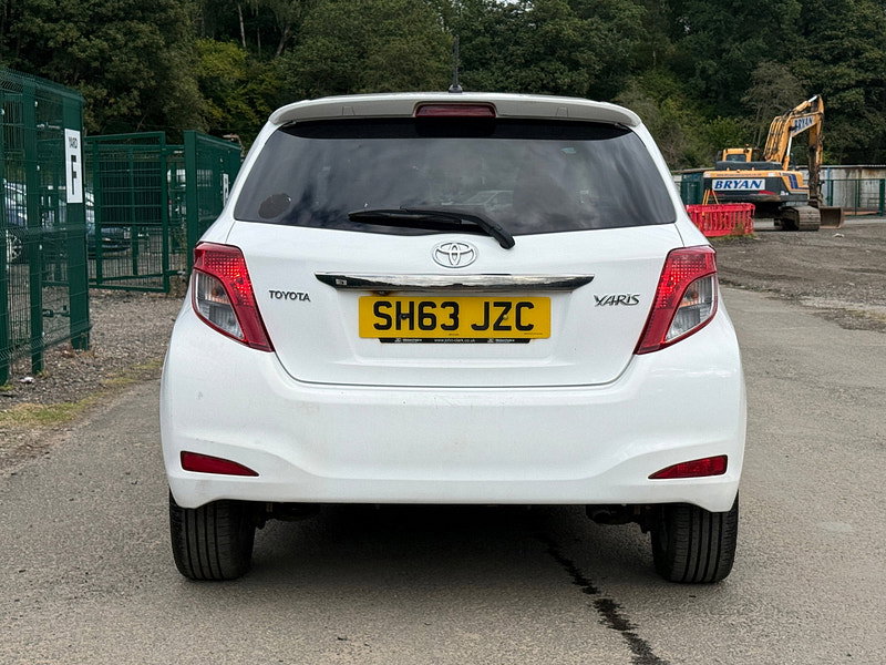 Toyota Yaris 1.33 Dual VVT-i SR Hatchback 5dr Petrol Manual Euro 5 (101 ps)