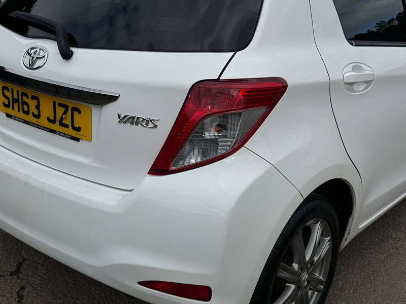 Toyota Yaris 1.33 Dual VVT-i SR Hatchback 5dr Petrol Manual Euro 5 (101 ps)