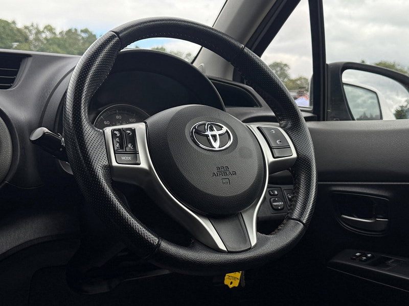 Toyota Yaris 1.33 Dual VVT-i SR Hatchback 5dr Petrol Manual Euro 5 (101 ps)
