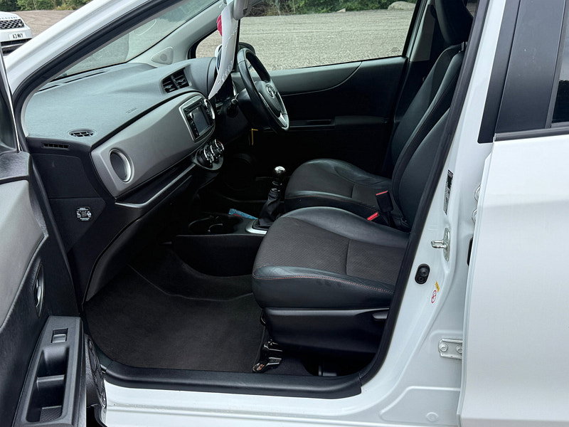 Toyota Yaris 1.33 Dual VVT-i SR Hatchback 5dr Petrol Manual Euro 5 (101 ps)